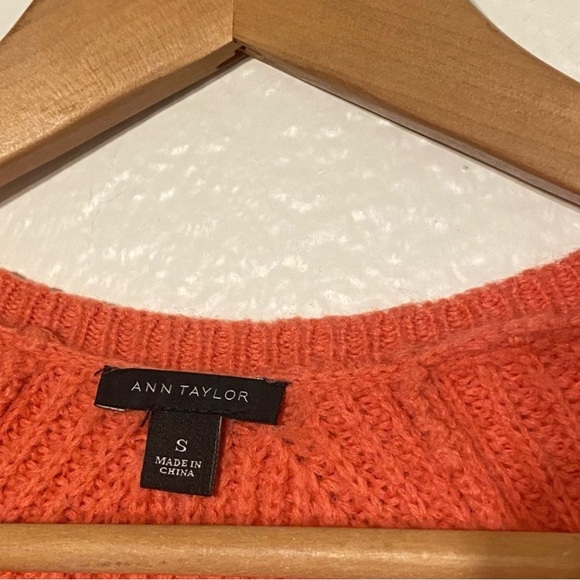 Beautiful Ann Taylor sweater dress, size S, gently worn. (*Belt not included!) - Picture 8 of 11